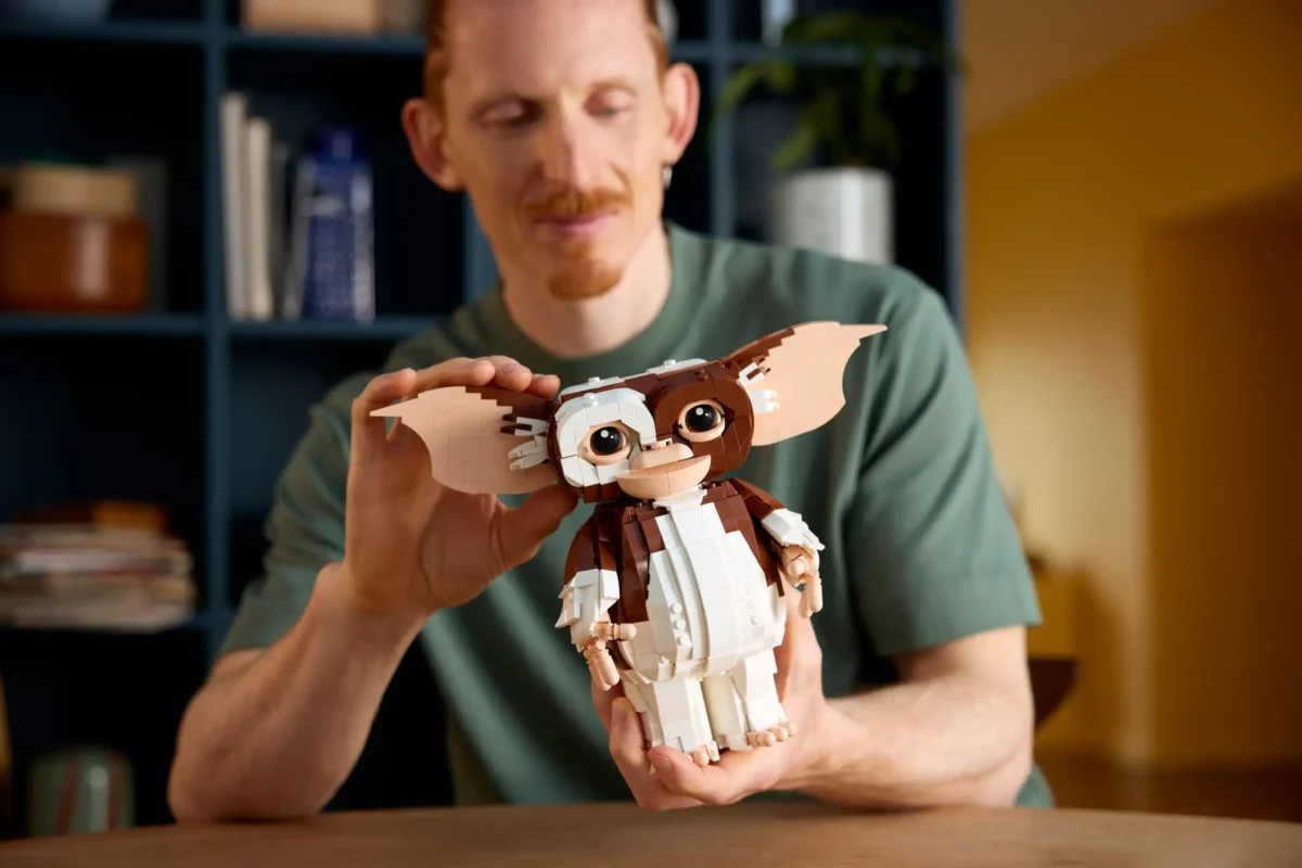LEGO® Ideas Gremlins™: Brick-Built Gizmo - Image 2
