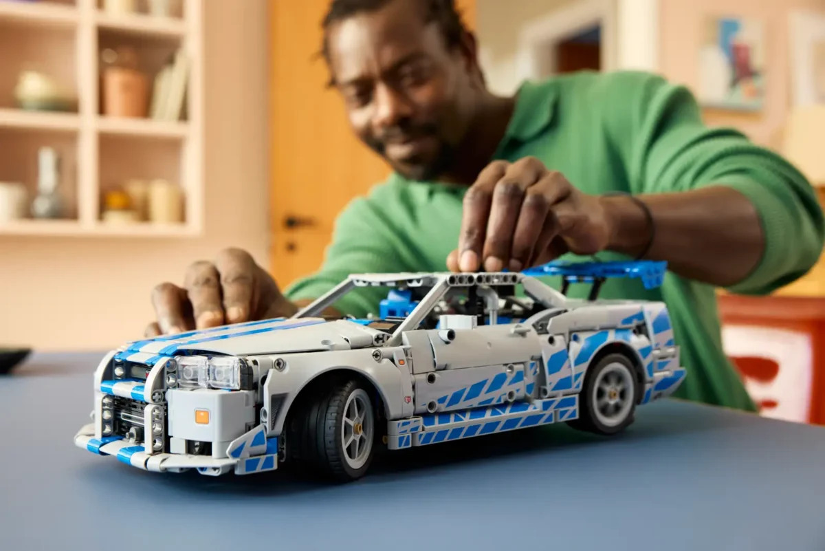 LEGO® Technic 2 Fast 2 Furious Nissan Skyline GT-R (R34) Car - Image 2